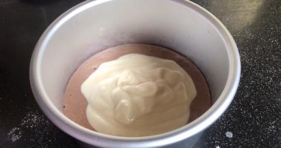 再倒入同等量的蛋黄糊