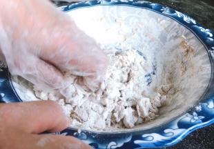 揉成光滑面团，密封发酵至两倍大