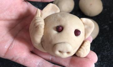 一只点赞的小猪就做好了