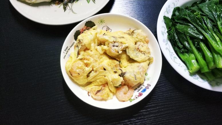 葱香虾仁炒蛋