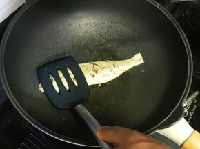 继续煎鱼