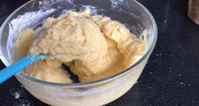 拌至无干粉就可以了