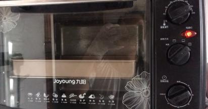 放入预热好的烤箱中层，180度烤20分钟