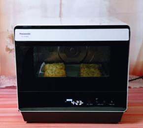 180度烤12分钟。(时间及温度仅供参考)