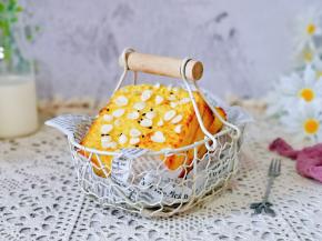 烤好的岩烧芝士杏仁吐司片，香味扑鼻而来。