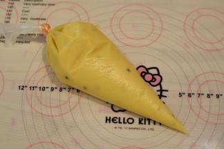 袋口扎紧，放入冰箱冷藏1小时。