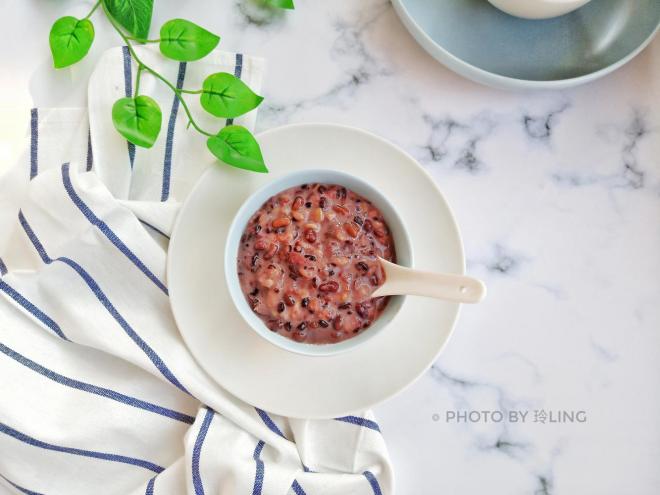 养生杂粮牛奶粥