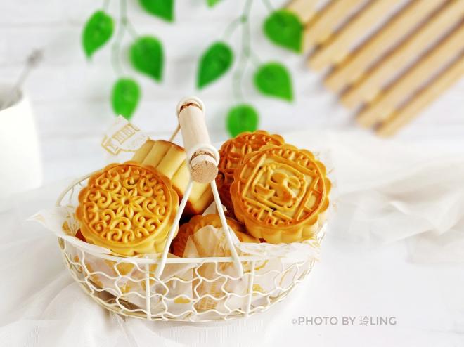 奶香椰蓉蔓越莓月饼