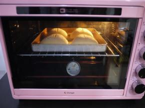 面包上色后记得盖锡纸。