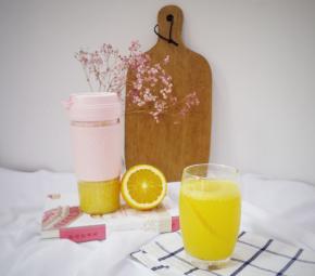 简单又好喝的橙子苏打就完成了，赶紧试试吧。