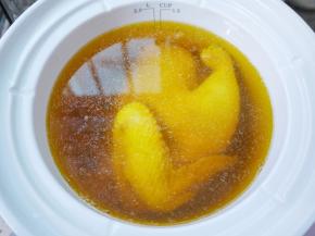 然后把鸡和枸杞放进去，继续炖40分钟。