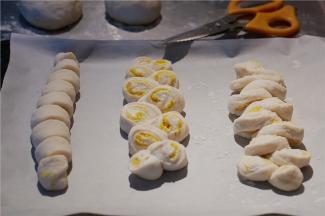 如图这样子剪好再摆放好，是不是有点像麦穗的样子。