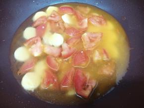 最后加入适量的水大火烧开，煮十分钟