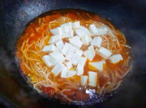 加入豆腐。