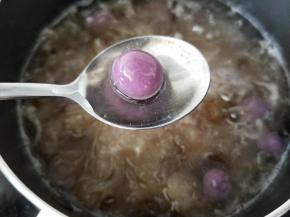煮至紫薯圆子熟透即可出锅。