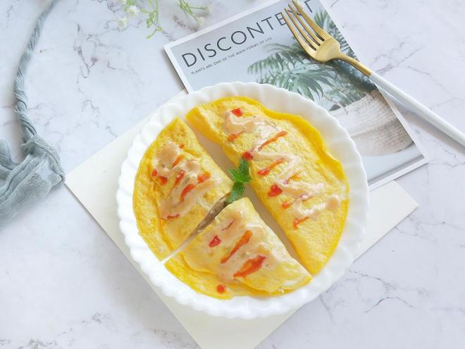 沙拉酱火腿肠蛋包饭