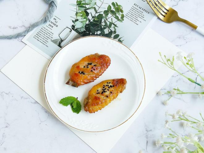 香气扑鼻，外酥里嫩的桂花蜜烤鸡翅