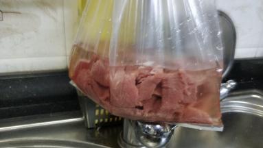 牛肉切片泡出血水