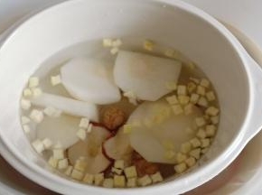 加入雪梨块。