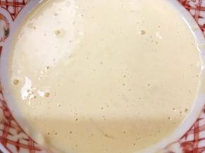 搅拌成糊状，如果太干可以加一点清水