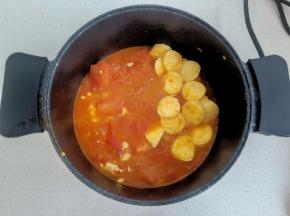 倒入适量清水