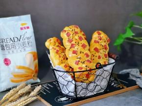 早餐搭配一杯牛奶，健康营养又美味。