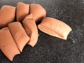 分成核桃大小的剂子