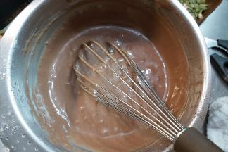 划一字搅拌至无颗粒即可，无需十分顺滑。