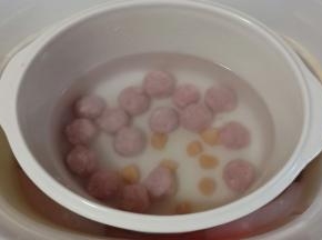 加入浸泡好的干贝。