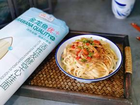 天热越简单越好，但是也要保持营养及口感哈～喜欢吃香菜的也可以加一些。