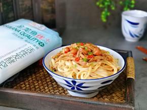 面，面，俱到的一碗面条。