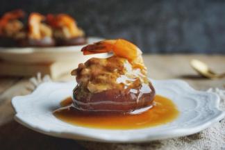 一道有颜值，又有味道的宴客大菜，入口菇香味浓，又鲜香滑嫩的香菇虾酿，好吃，好看，全家人都喜欢。