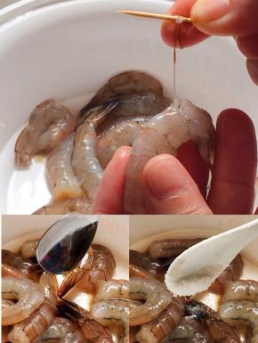 虾去头去壳，去掉虾线，加入花雕酒盐抓匀腌制五六分钟入味。