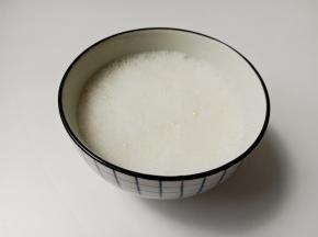 用打蛋器搅打均匀。