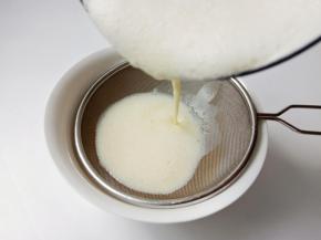 用过滤网过筛一遍。