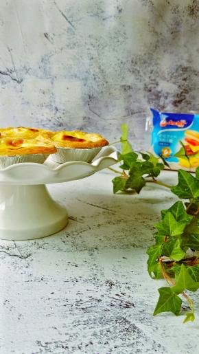 轻轻咬一口，满满地都是蜜豆的甜香味。