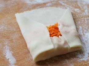 如图所示，三面折起