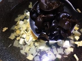 黑木耳。