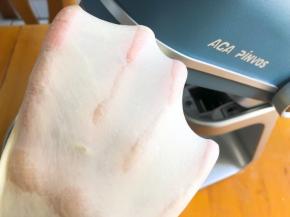 能拉出手套膜即可