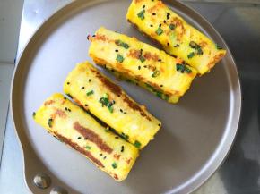 煎至四面金黄即可