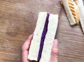 再盖上一片吐司