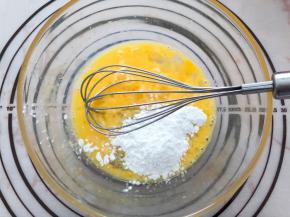 加入玉米淀粉拌匀