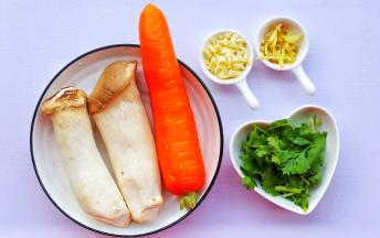 准备好所有食材。