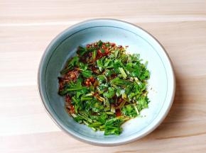 调味料与香菜放一起。