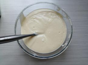 用同样的手法，拌成细腻的蛋糕糊