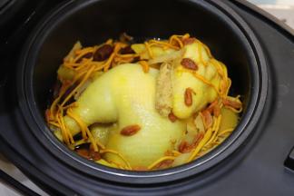 开始制作汽锅鸡，时间大概在40分钟。