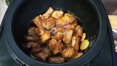30分钟后香喷喷的茄酱排骨就做好啦