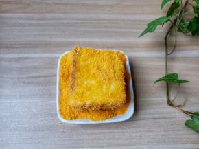 再裹上一层面包糠。