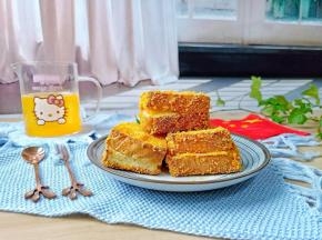 一口咬下去超满足，夹杂着酸奶与玉米粒的馅料，口感超级丰富好，做法又超简单。