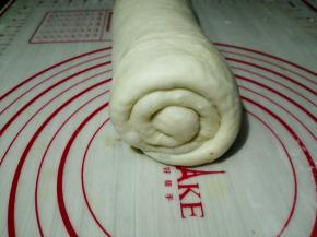 卷起，收口朝下